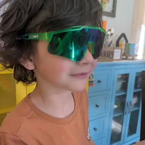 LOSREYES Polarized Kids Dinosaur series Sunglasses Lightweight Durable & Stylish Sports Eyewear for Active Kids and Teen Athletes TR90 Frame Polarized Protection Fun Magic Vibe