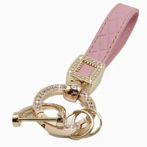 Microfiber Leather Car Keychain, Bling Diamond Keychains for Women, Universal Car Key Fob Holder with 360 Degree Rotatable, Anti-Lost D-Ring, 2 Keyrings and 1 Screwdriver