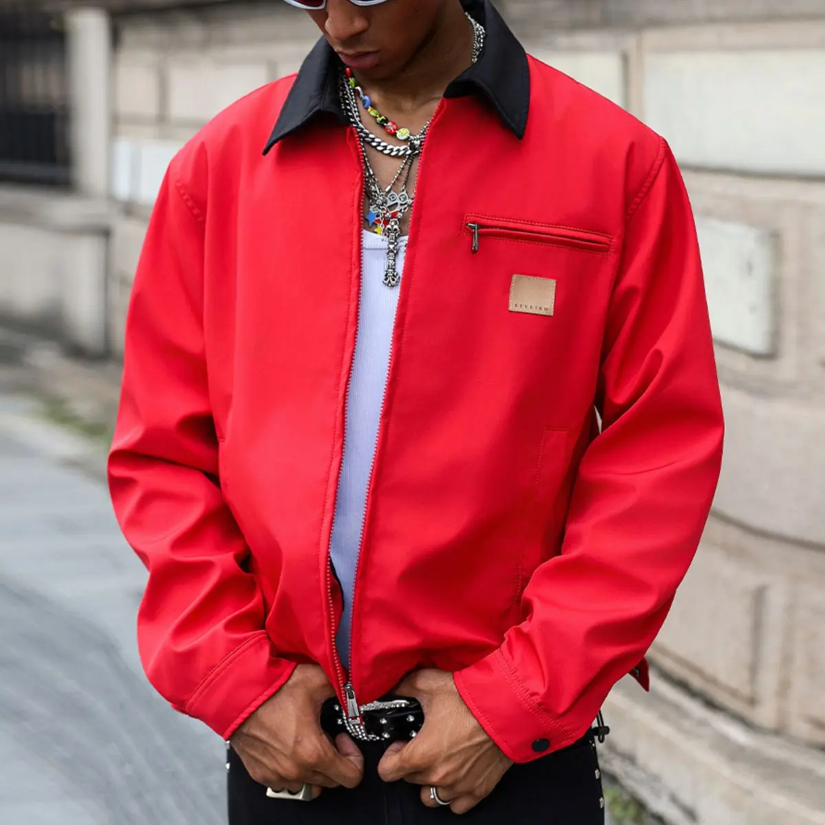 Men’s short jacket with turn-down collar and zipper, red-and-black contrast color; versatile casual workwear top for spring and autumn; casual jacket outerwear