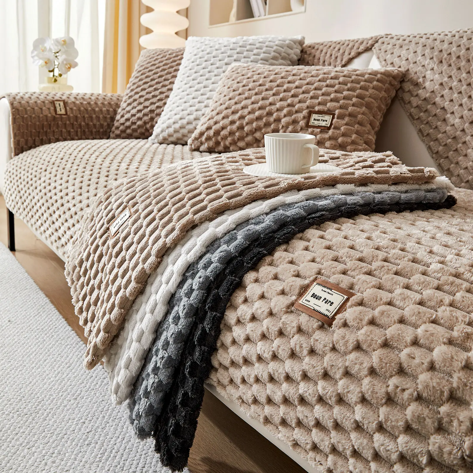 Thickened Honeycomb Plush Sofa Cushion for Winter, Non-Slip Cover for Style Sofa, Cozy and Soft Plush Fabric Seat Pad, Soft Sofa Protector, Couch Sofa Protector