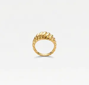 THE CROISSANT RING