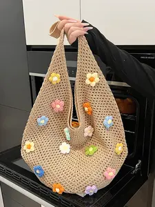 Niche design hand-crocheted shoulder bag, retro and literary, colorful flower decoration, fashionable, versatile and exquisite, large-capacity shoulder underarm bag, suitable for student wear, outdoor outings, travel, etc.