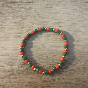 Red green and gold seed bead bracelet