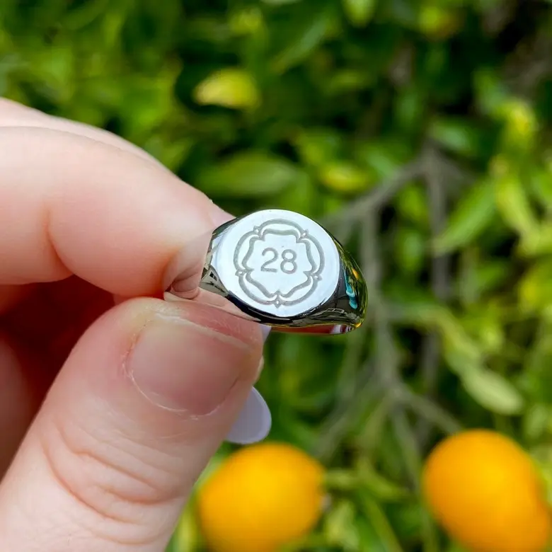Silver Louis 28 Ring (02)