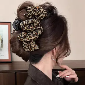 1pc Leopard Print Hair Claws Fluffy Large Size Grab Clip for Women's New Hair Clip with High-end Feel, Coiled Hair Shark Clip Headband