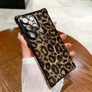 Full-screen captivating leopard print phone case for Samsung Galaxy S25/S25 Plus/S25 Ultra/S24/S24 FE/S24 Plus/S24 Ultra/S23/S23+/S23 FE/S23 Ultra/S22/S22+/S22 Ultra/S21/S21 Pro/Galaxy S21 Ultra/S20/S20+/S20 FE/S20 Ultra, shockproof soft back cover.