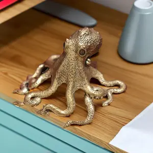 Brass Office Desktop Decor Octopus Antique Copper Tea Pet Ornament Statue Craft Gift Hand Toy, Classic Style Portable Desk Accessory