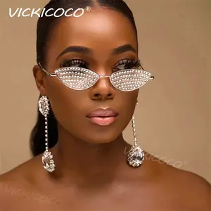Small Frame Cat Eye Diamond Sunglasses Women Luxury Brand Designer Rhinestone Sun Glasses Sexy Women Eyeglasses oculos de sol
