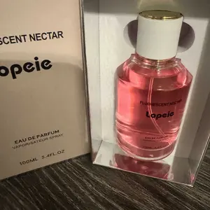 Product Review of Lopeie Fluorescent Nectar Women's Perfume - 100ml Eau de Parfum with Jasmine & Gardenia Top Notes Tuberose & Honeysuckle Middle Notes from K**i a** L**e