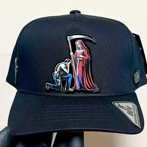 MI SANTITA ROJA HAT