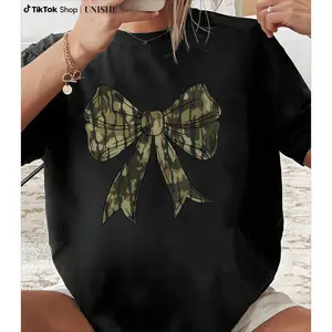 Cute Women’s Camo Bow Tee – Cozy Sweatshirt for Mom, Hunting Essential