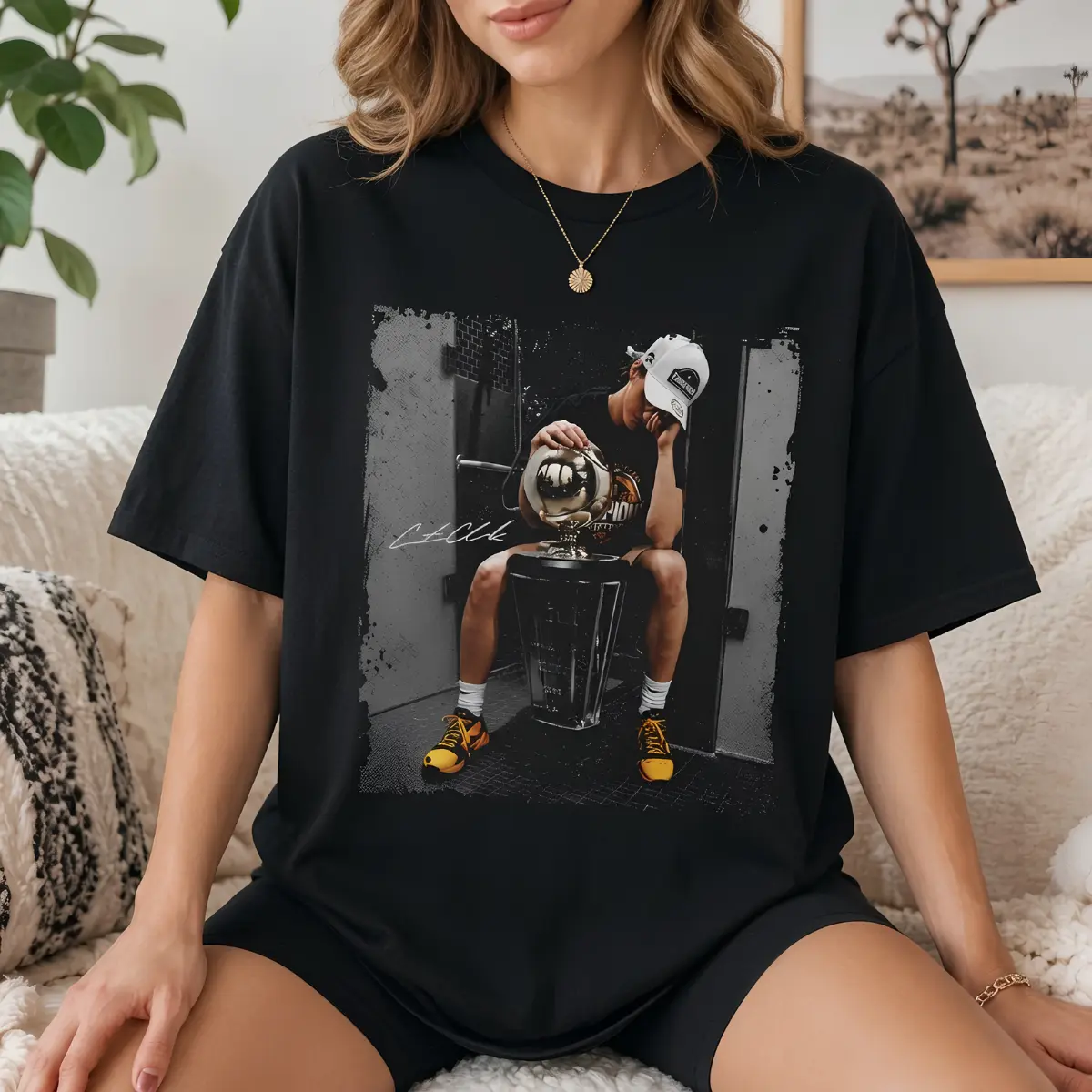 Gildan T-Shirt, Cotton 100%, Caitlin Clark 22 Vintage Shirt, Retro 90s Basketball Graphic Tee, Game Day Fan Gift