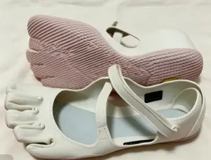 Women's Five-Toe Yoga Shoes, Non-Slip Split Toe Sneakers, Breathable Lightweight Barefoot Shoes with Adjustable Strap for Pilates, Dance, Running, Indoor Fitness & Casual Daily Wear, Comfortable & Stable Grip, White & Pink