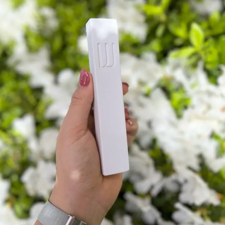 WHITE+ Engraved Shin Concrete