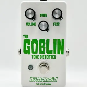 Handmade Goblin Tone Distorter with Preamp Overdrive, Fuzz and Vintage Distortion - Matte Sand White Aluminium Enclosure