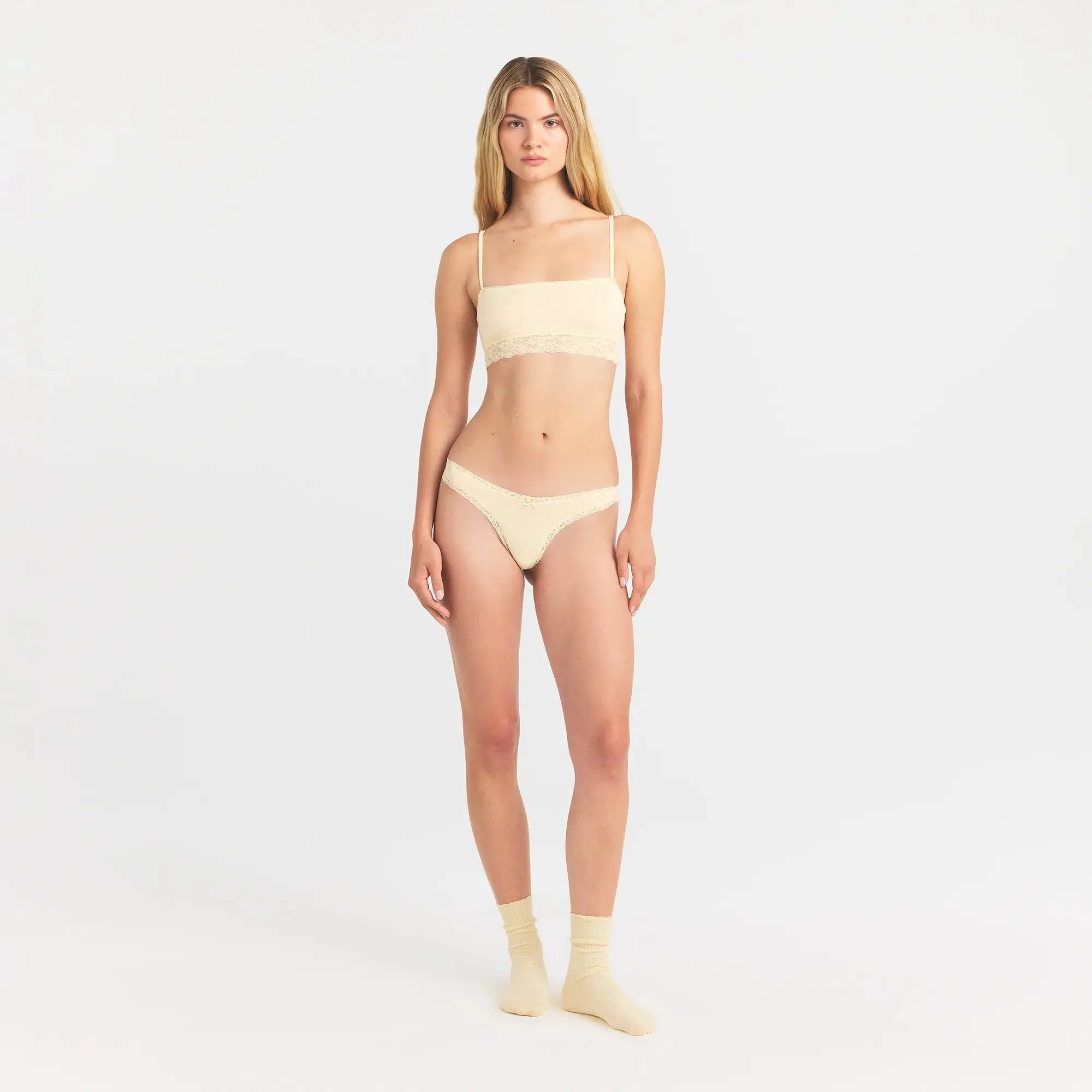 SKIMS LIGHTWEIGHT COTTON LACE THONG