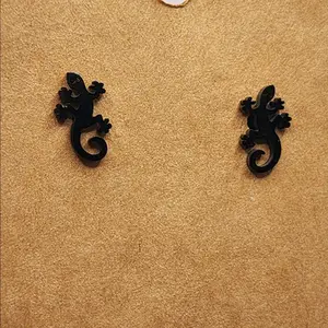 Adorable Iguana Stud Earrings Dainty Earring with Intricate Design High-Quality Metal Coating Perfect for Casual and Formal Wear