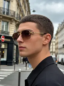 Square Metal Sunglasses, Square Frame Sunglasses, with Vintage Street Style, UV400 Gradient Lenses, Minimalist and Versatile Unisex, Ideal for Self-driving, Cycling, Music Festivals, Beach Weddings, Street Photography, Photography Props
