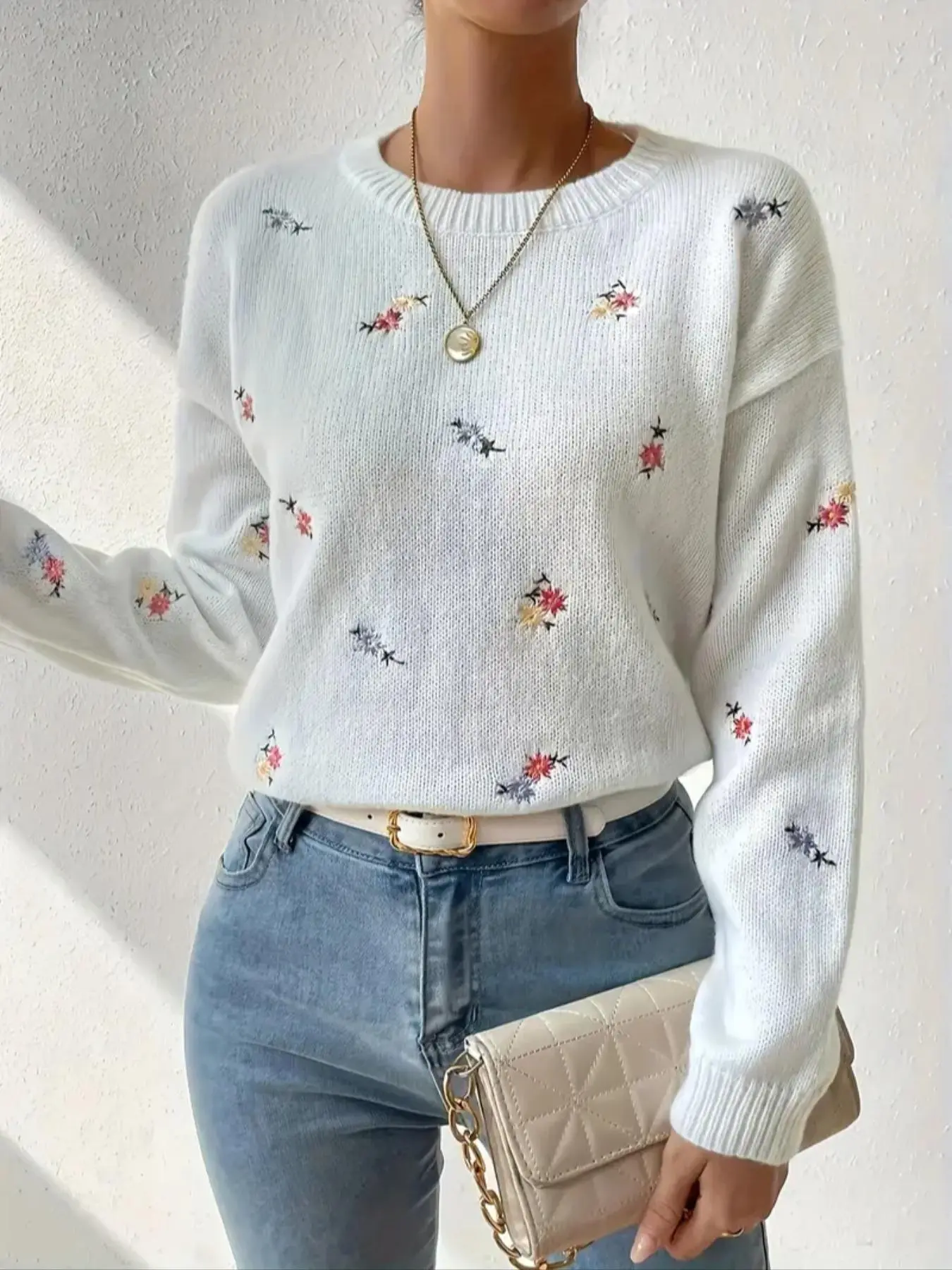Women's Basic Floral Embroidery Crew Neck Fitted Sweater Pullover, Elegant Casual Long Sleeve Jumper for Daily Outdoor Wear, Women Knitwear Tops for Fall & Winter, Casual Fashion Knit, Womenswear
