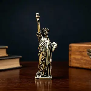 Brass Statue of Liberty Ornament, American Vintage Landmark Sculpture, Home Desktop Decor, Home Decor Ornaments, Creative Personal Collection Art Craft, Miniature Desk Sculpture