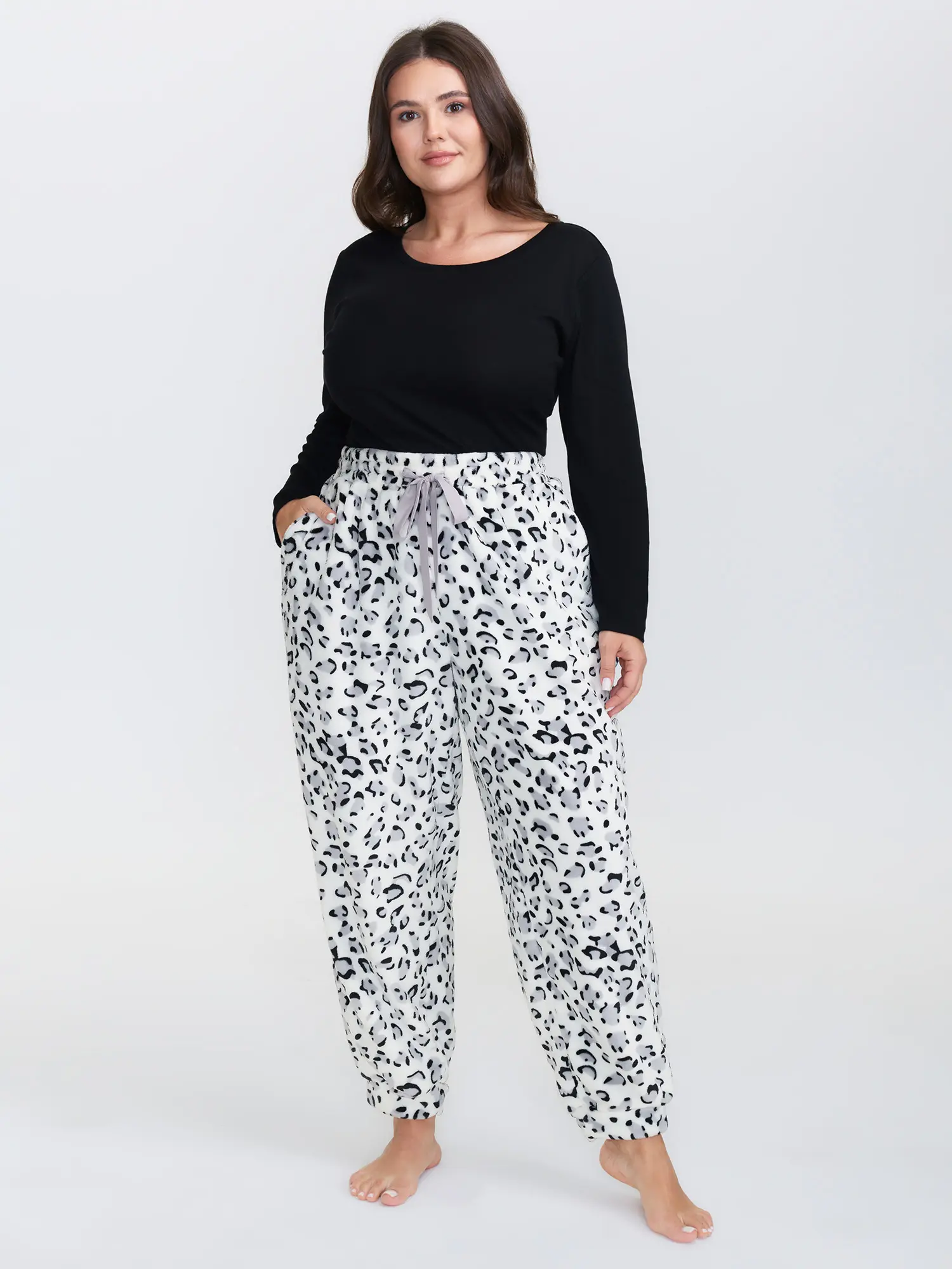 BloomChic Women's Plus Size Leopard Print Polyester Jogger Garment - Stretchy Cuff, Smooth Fabric, Belt Pocket, Wide Legs, Capri Length, Thick Thigh-Friendly Multicolor Loungewear Bottoms [M-6X] 2026 Summer Pick, Leopard Pants, Animal Print Pants, Lady, T