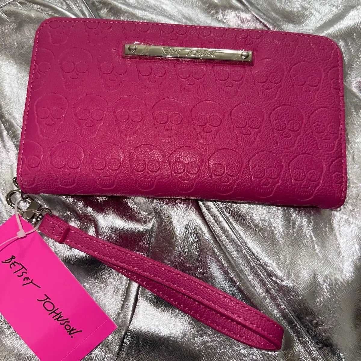 Betsey Johnson Skull  Wallet
