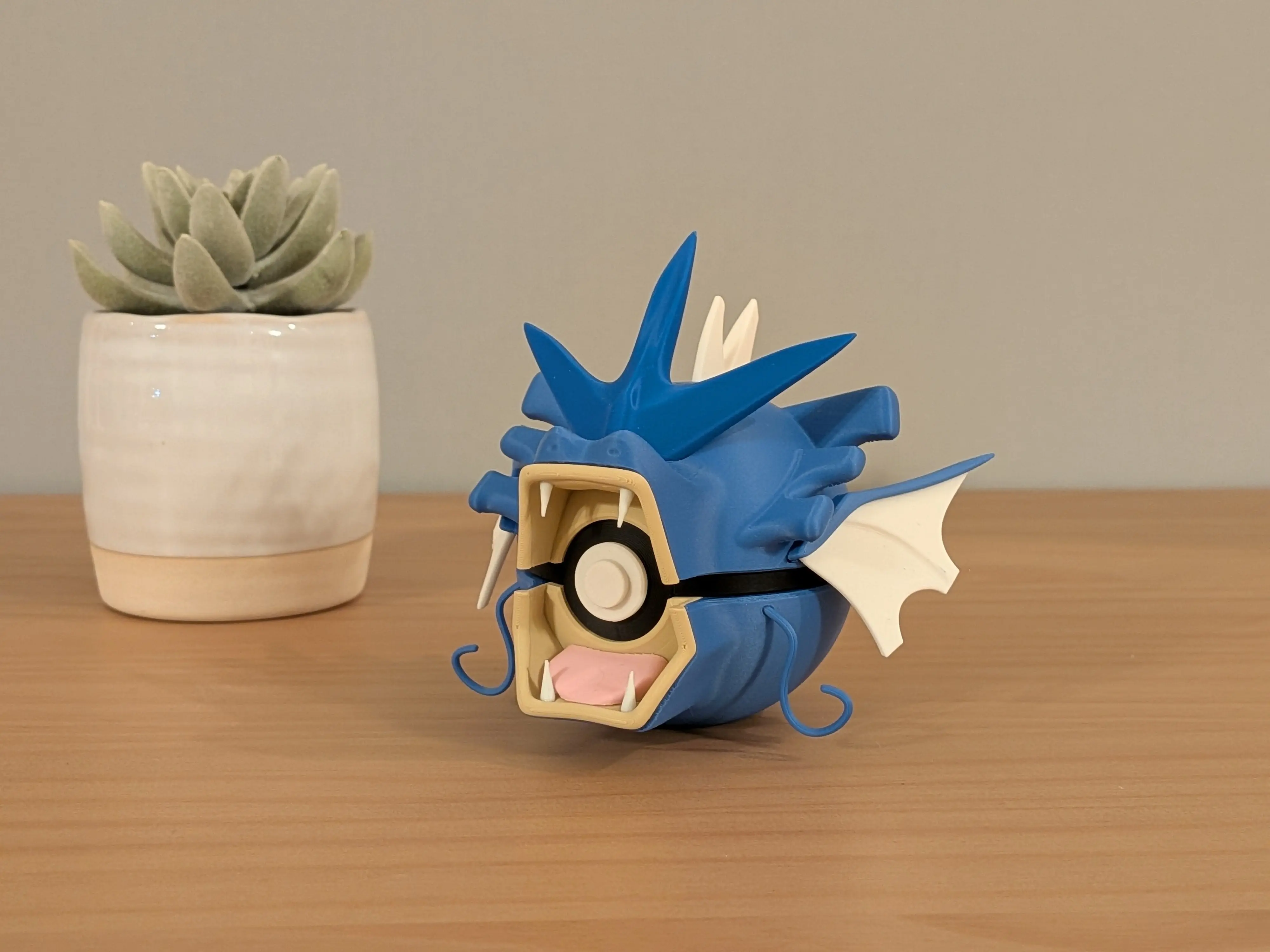 Gyarados Ball | Themed Collector Ball