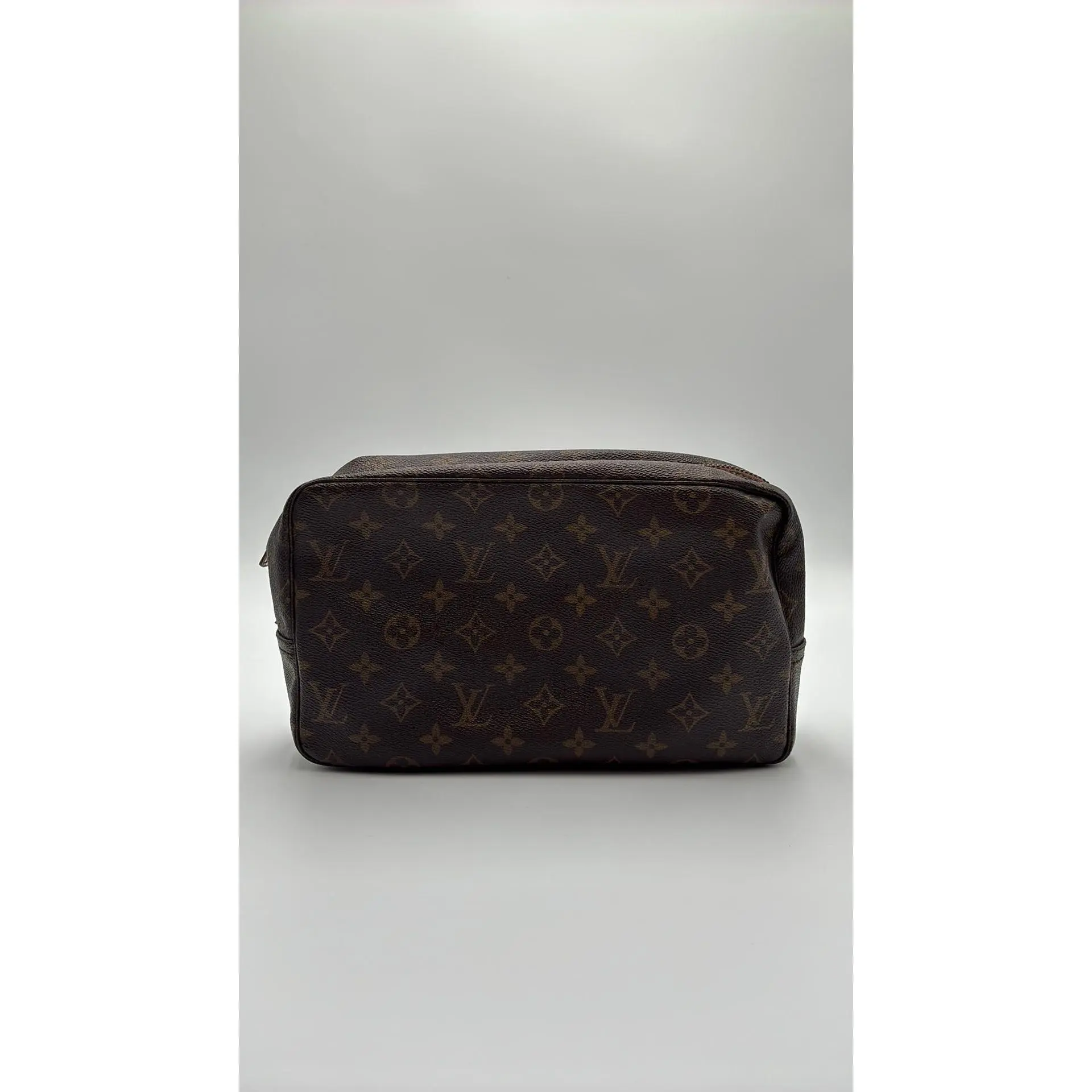 Pre-owned Louis Vuitton Leather Luxury Bags & Accessories Monogram Trousse 28 Date Code: NODC03252602