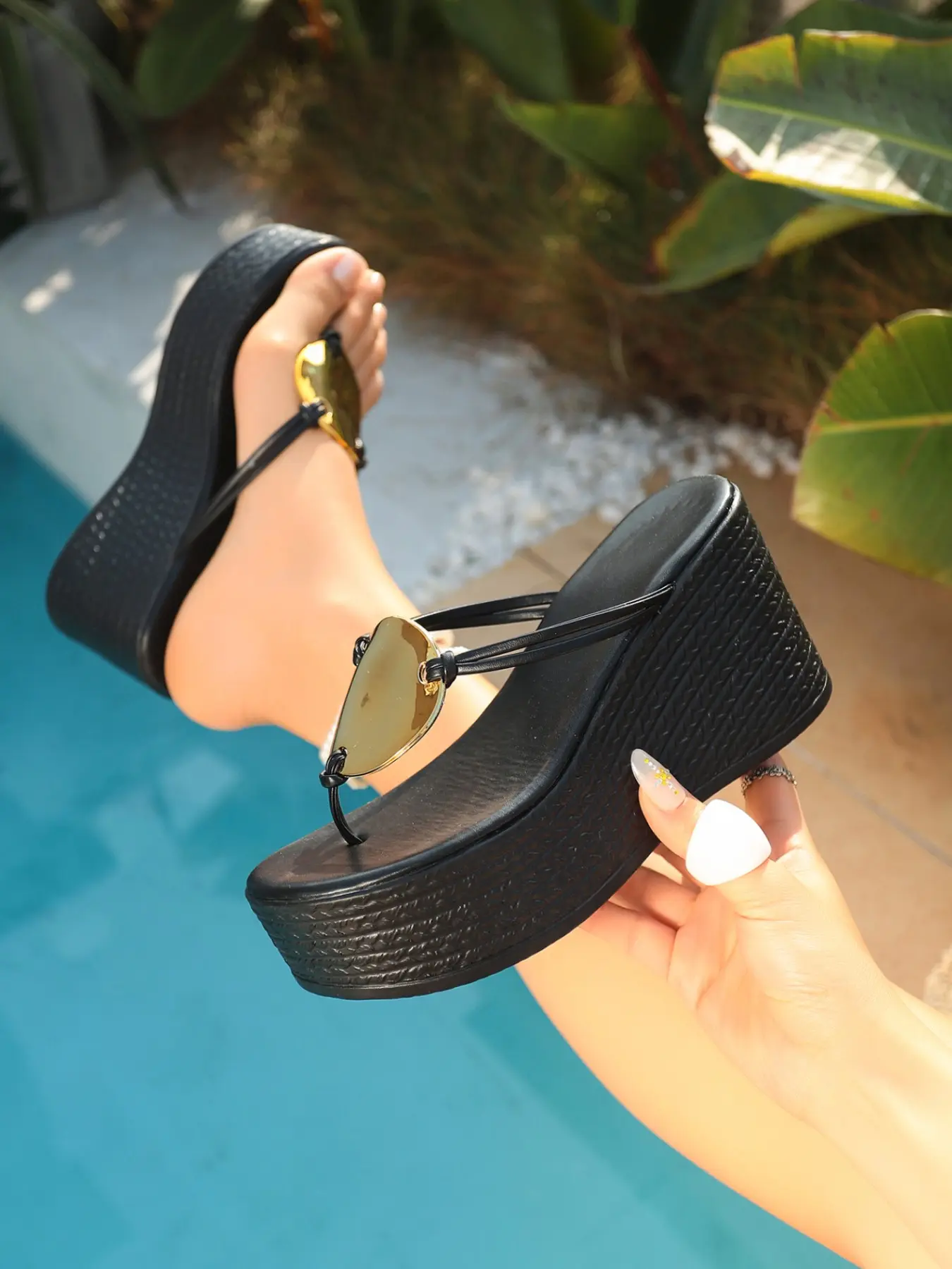 New Wedge Heel Slip-On Plaid Sandals, PU Leather Round Toe Casual Shoes, Summer Beach Vacation Fashion Platform Slippers, Fashionable Wedge Shoes