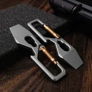 Titanium alloy pry bar, EDC lightweight and easy to carry, comes with key pendant and lid opener.