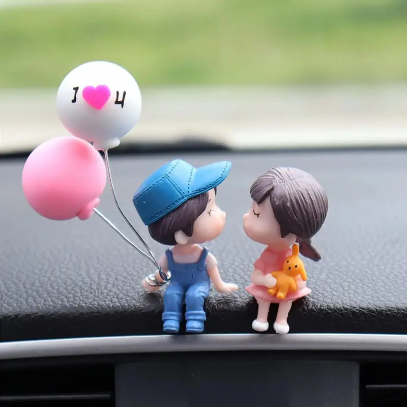 Cute Couple Car Dashboard Decorations, Lovely Couple Kiss Cartoon Figurines Car Ornament, Resin Material Boy Girl Car Interior Decoration with Balloon for Car Dashboard Gifts