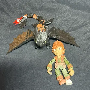 Dragon Riders and Dragon 3D Printed Figure Set Featuring a Large Dragon and a Character in Green Outfit