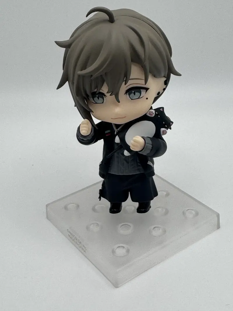 Good Smile Company Kanae Nendoroid 1848 - Nijisanji Art Toy Figure with 3 Face Plates Cat Cushion & Game Console 10 cm Authentic Collectible