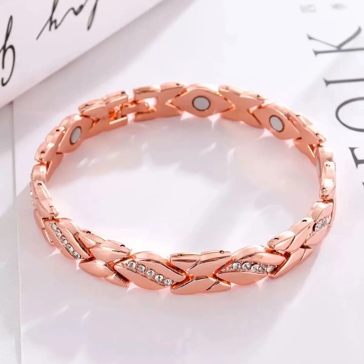 Alwaysé Women’s Leaf Magnetic Bracelet – Pure Copper, Crystal Accents, 3500 Gauss · Soft