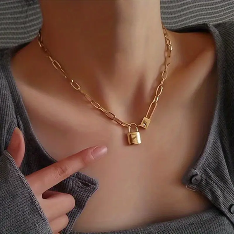 Women's Punk Chain & Link Necklace with Love Lock Pendant, Bold Retro Style in Stainless Steel, Thick Chain Party Jewelry for Adults, Retro Punk Style, Durability And Longevity, Female, Bold Look