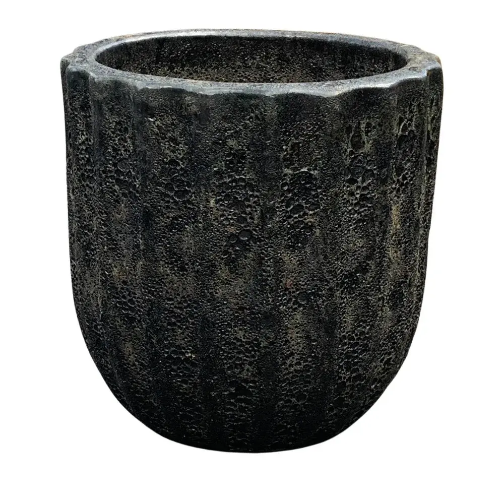 Black Ribbed Planter