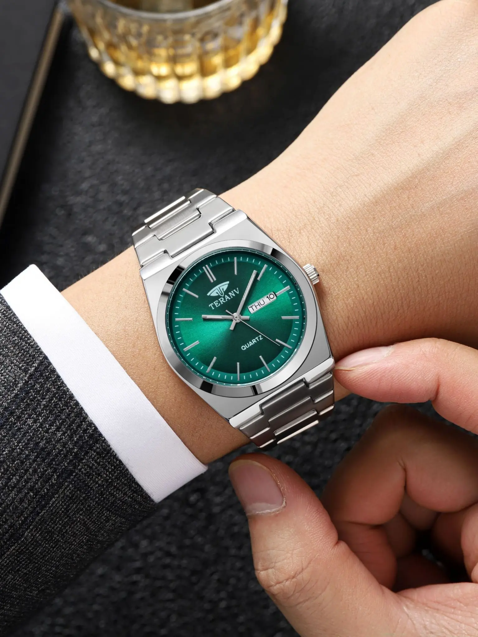 Ultra-Thin Stainless Steel Men's Watch Quartz Analog Watch Calendar Waterproof Modern Fashionable Business Fashion Watches Wristwatch Luminous Quartz Movement Casual Style