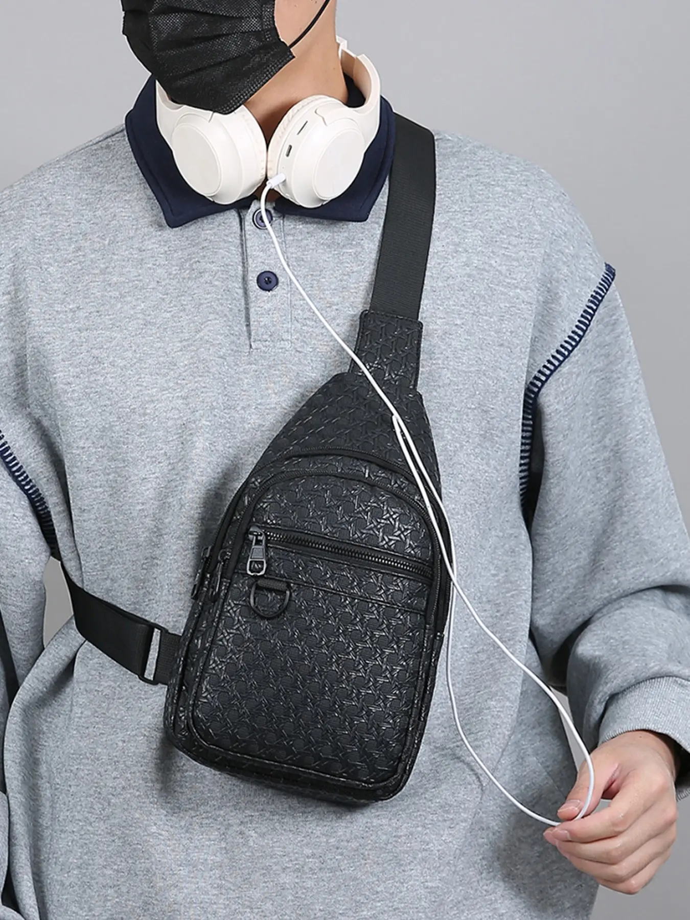 1pc Men's casual crossbody bag, shoulder messenger bag with solid color zipper closure, waterproof and equipped with charging interface, versatile, practical, suitable for daily commuting, gatherings and gift giving, Waterproof Sling Bag