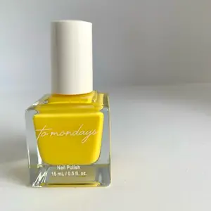 Julie Nail Lacquer