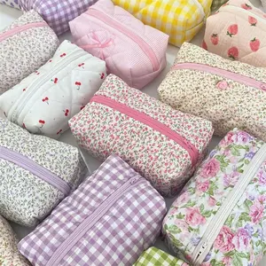 Cozy Makeup Bag Travel Cosmetic Bag for Women Soft Toiletry Bag Aesthetic Makeup Organizer Portable Large Zipper Pouch for Skincare Beauty Accessories Brushes Pink Checkered