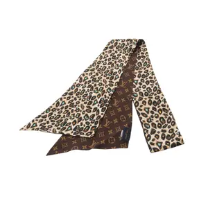 Pre-owned Louis Vuitton Silk Small Leather Goods Etole Pop Leo Monogram Scarf