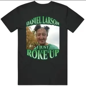 Women's 100% Cotton Daniel Larson Selfie T-Shirt, Casual Streetwear Top with Straps, Smooth Fabric, Funny Meme Gen Z Joke Tee, Breathable Comfortable Unisex Birthday Wear