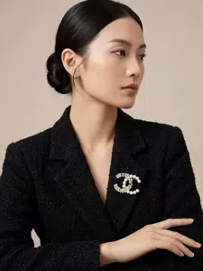 Women's Brooch Pin, Elegant Fashion Accessory, Perfect for Dresses & Blazers, Ideal Gift for Her, Stylish Jewelry Piece