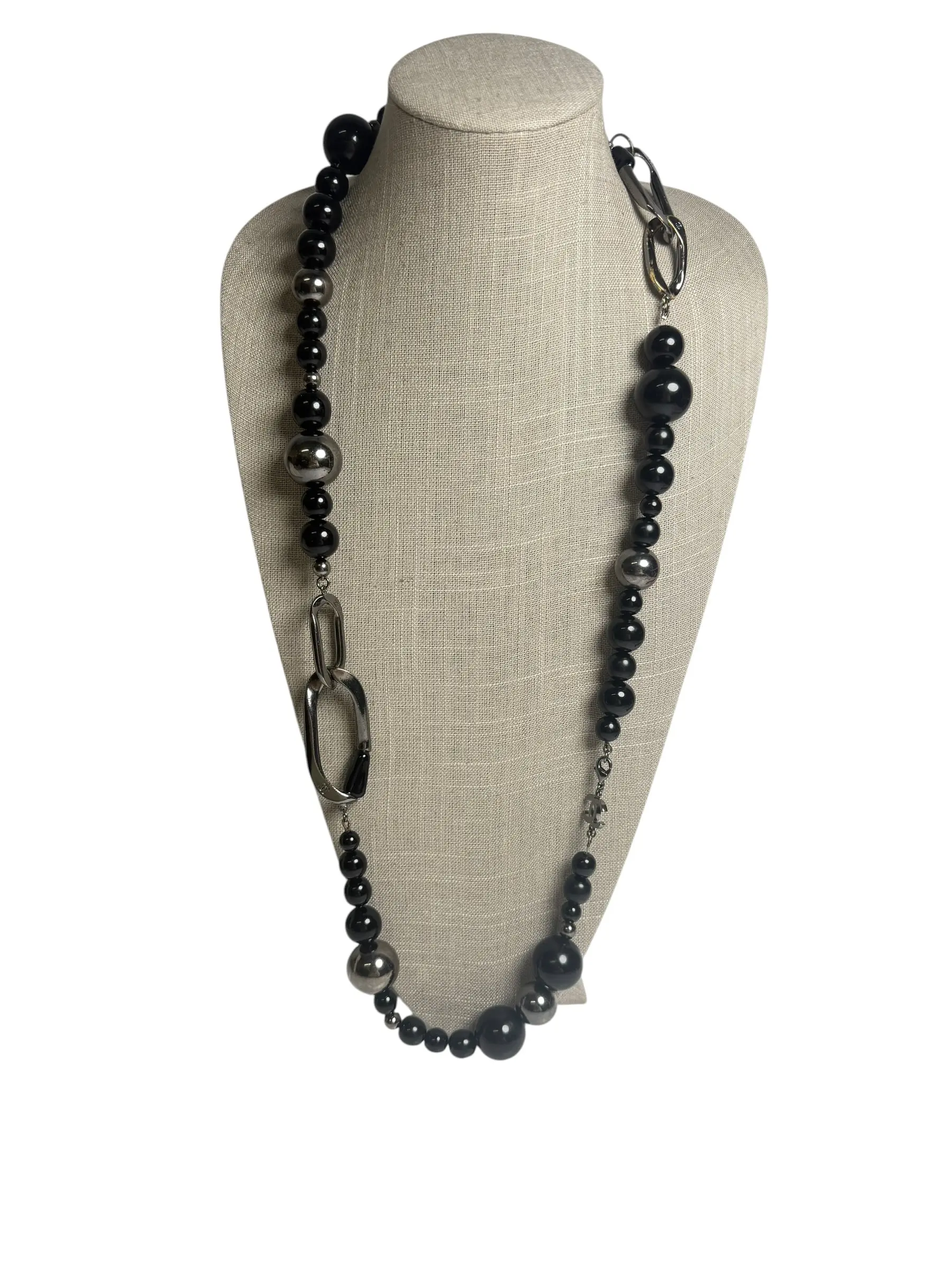 Pre-owned Chanel Beaded Chain Statement Necklace Black Silver T3368
