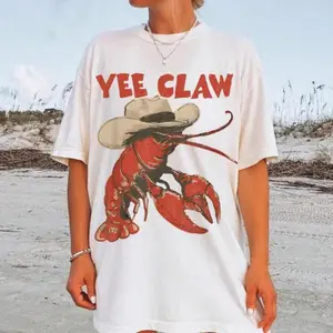 Cowboy Crawfish Vintage Oversized Graphic T-Shirt Beachwear Summer Vacation Western Style Funny Lobster Tee Casual Streetwear Coastal Aesthetic Soft Trendy Outfit Women Holiday Fashion Cute Graphic Tee Comfortable Loose Fit Summer Top Beach Outfit Street