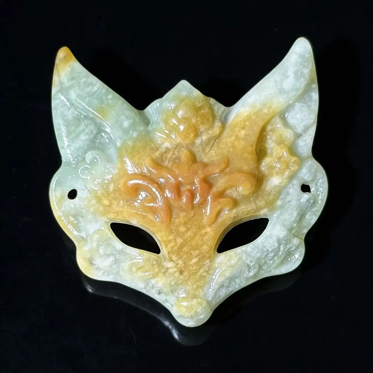 JS Crystal Hand-Carved Fox Motif Gradient Hue Non-Natural Crystal Mask-Shape Pendant, Necklace Jewelry Accessory