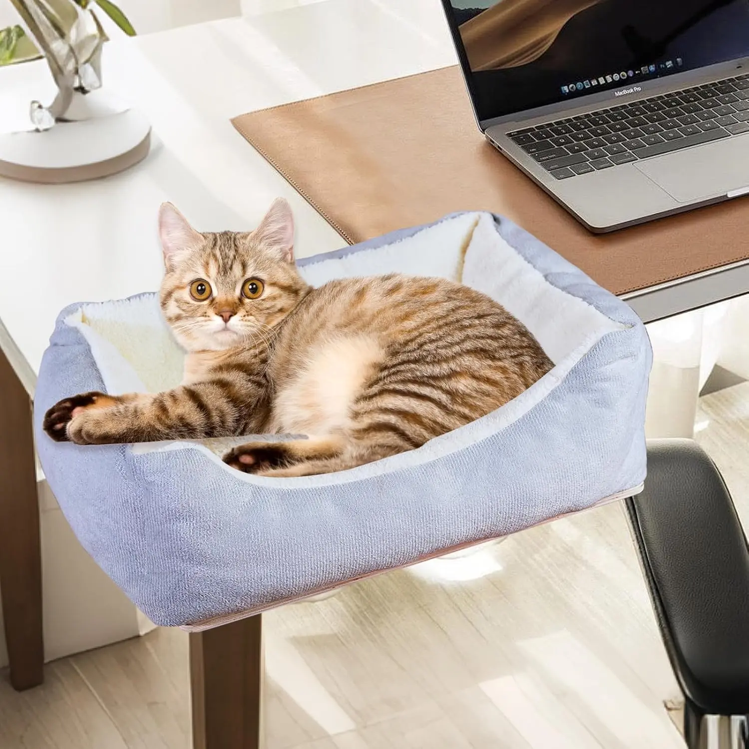 Cat Desk Bed - Innovation 90 °      Foldable Desk Cat Bed with Thick Cushion, Can Bear 44 Pounds, Quick Installation Without Drilling