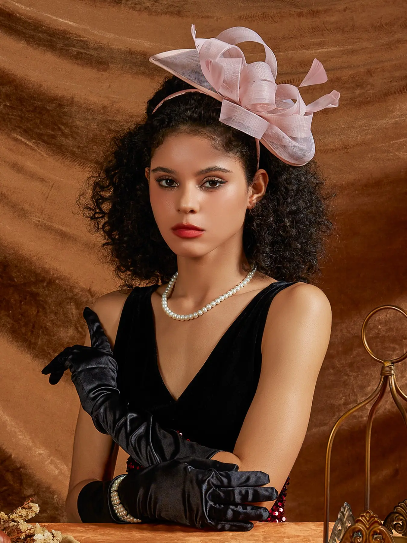 1pcs  Fascinator for Women Hair Clip Hat Bowler Feather Flower Veil Wedding Party Hat Tea Hat Flower Hairpin for Wedding Banquet