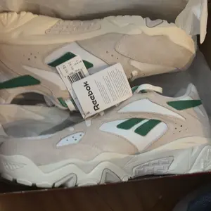 Reebok Preseason 94 Low Retro Basketball Shoes