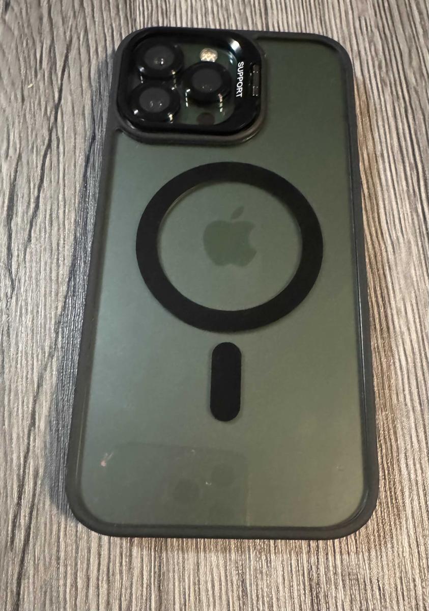 Item: black, iPhone 13 Pro Max